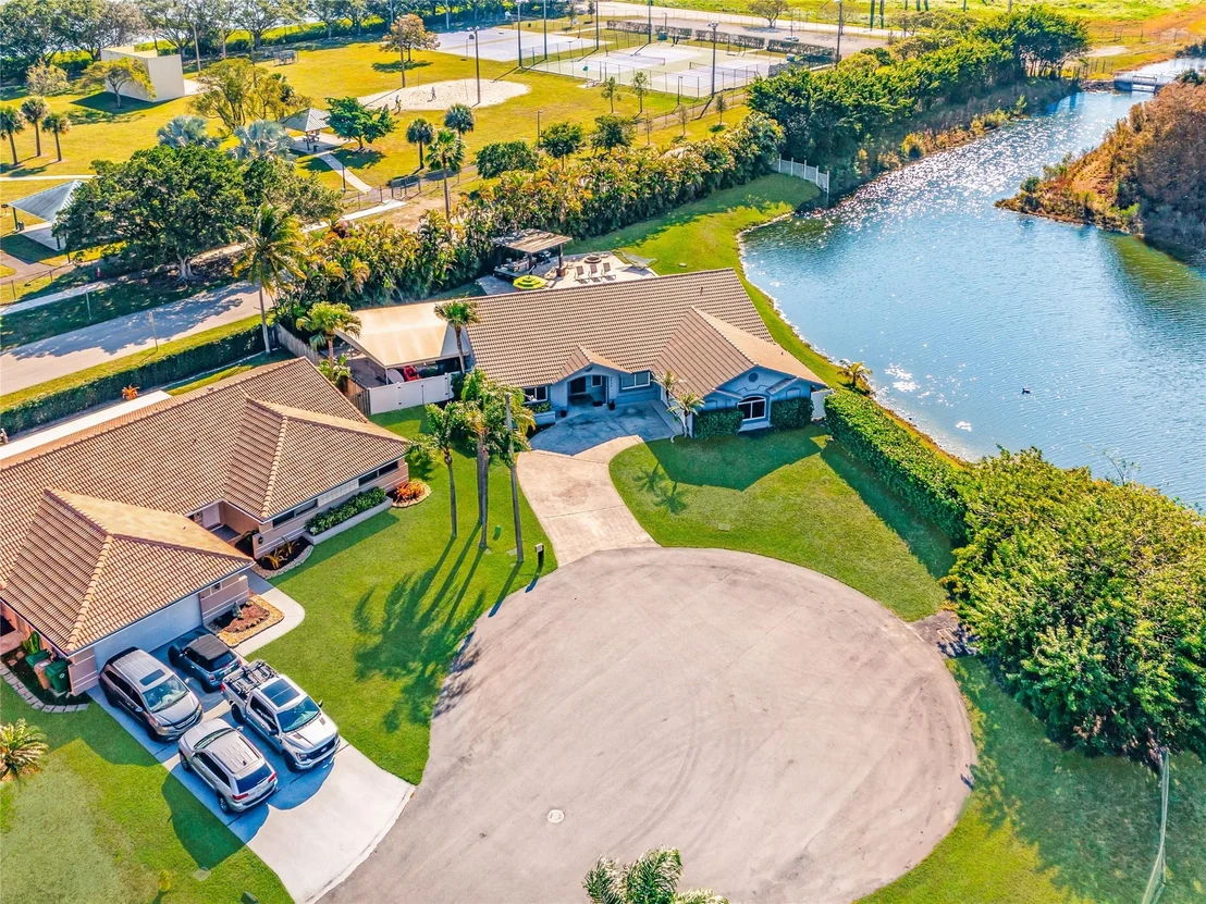 Photo of 6530 Olde Moat Way