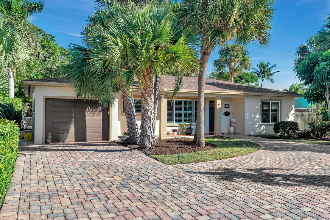 Photo of 327 Ellamar Road