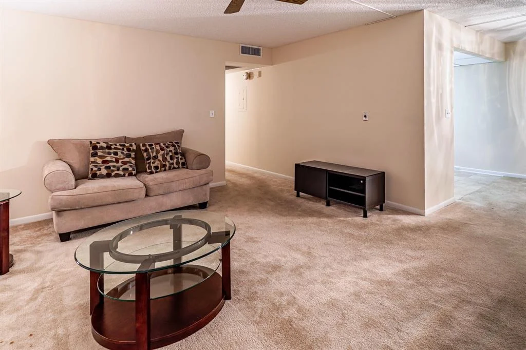 Photo of Unit E1 at 1904 Bermuda Circle