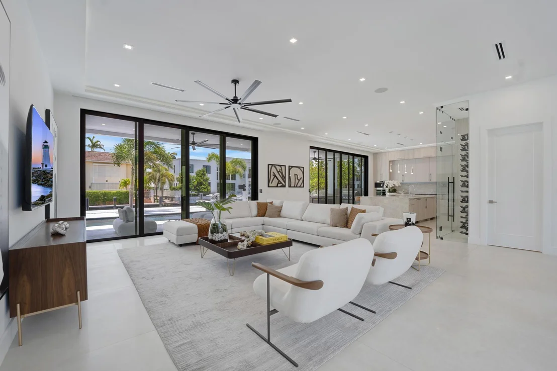 Photo of 948 Banyan Drive
