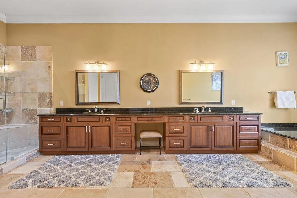 Photo of 3338 Greenway Drive