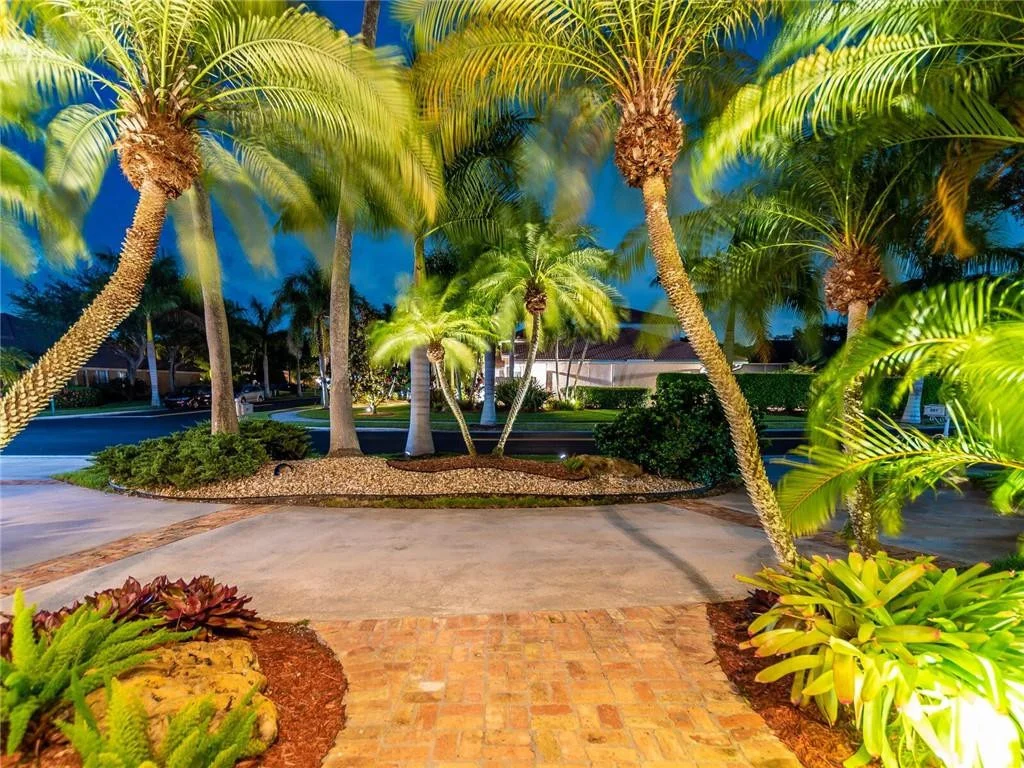Photo of 391 Coconut Circle