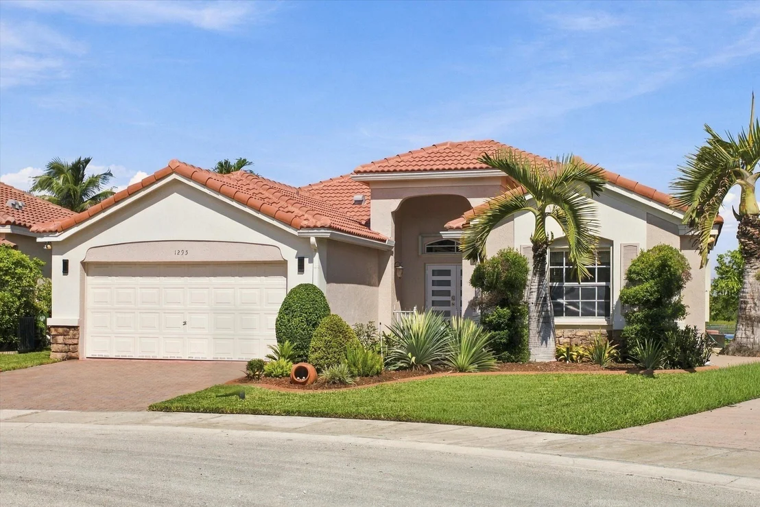 Photo of 1295 WINDSOR Lane