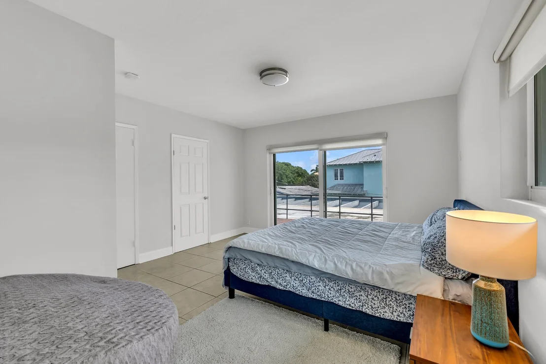 Photo of 2812 NE 27th Street