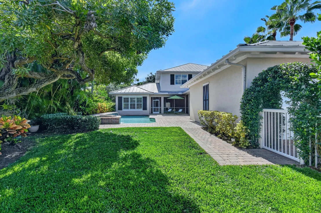 Photo of 2664 Greenway Drive