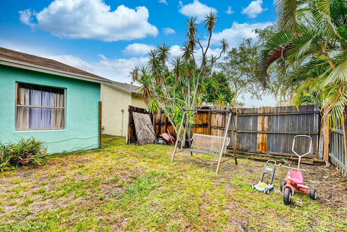 Photo of 6194 Moonbeam Drive