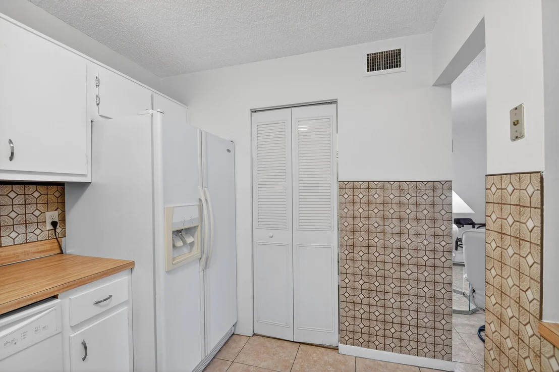 Photo of Unit D1 at 342 Pine Ridge Circle