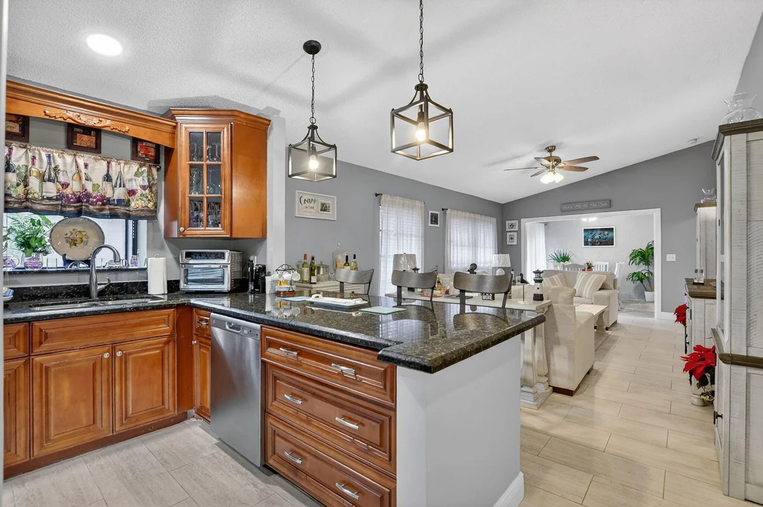 Photo of 8081 Springtree Road