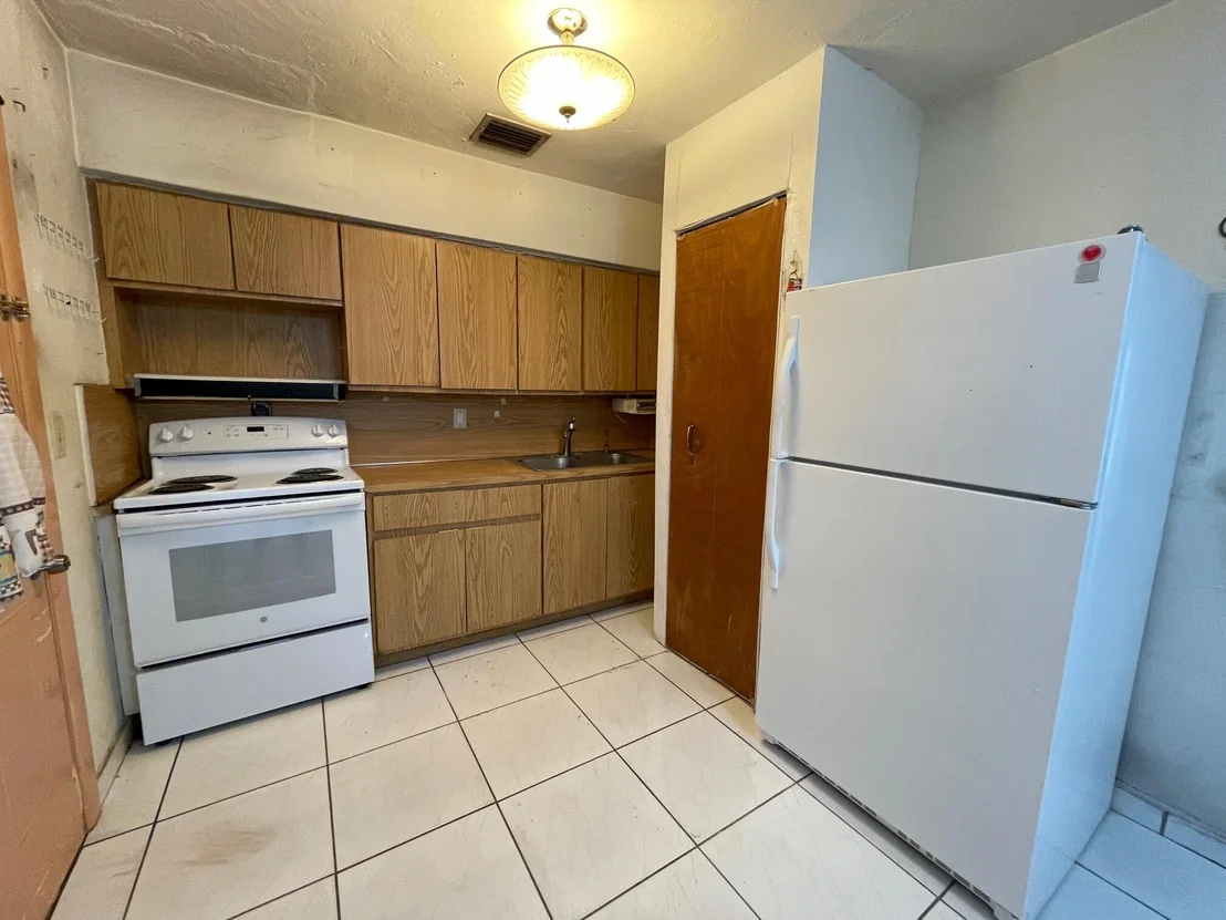 Photo of 3365 W 13th Avenue