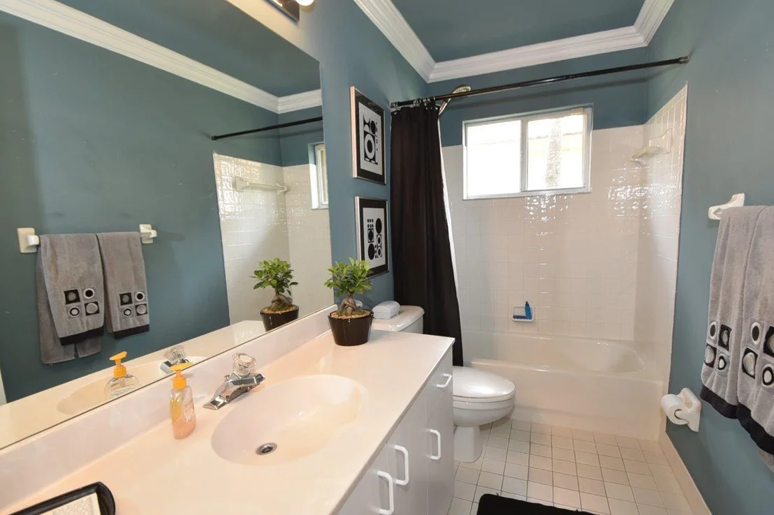 Photo of 4699 NW 7th Place