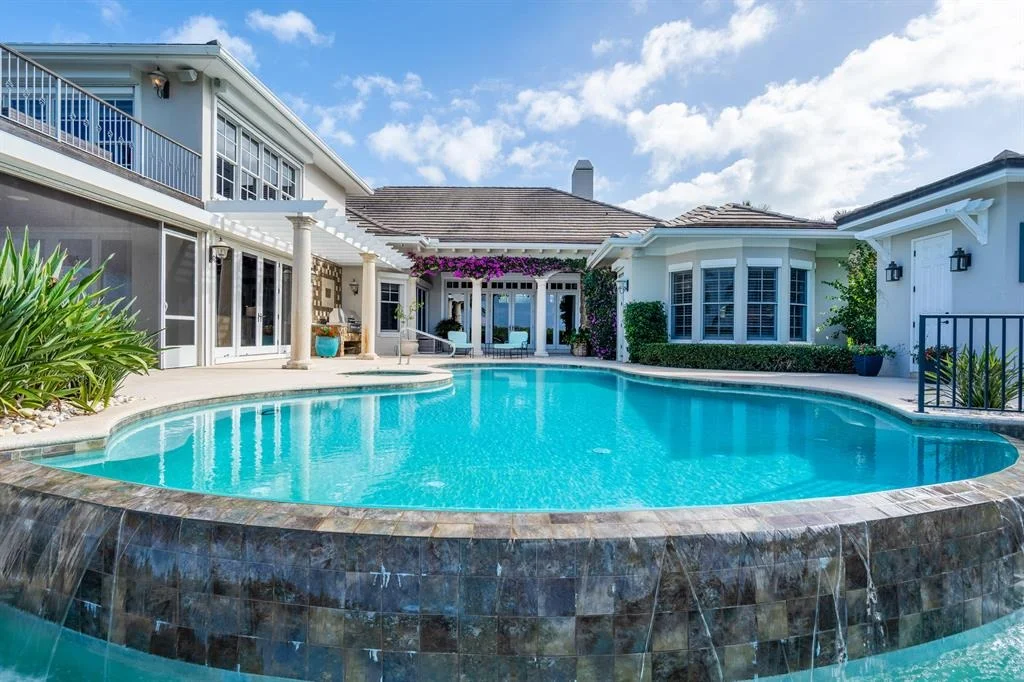Photo of 535 White Pelican Circle