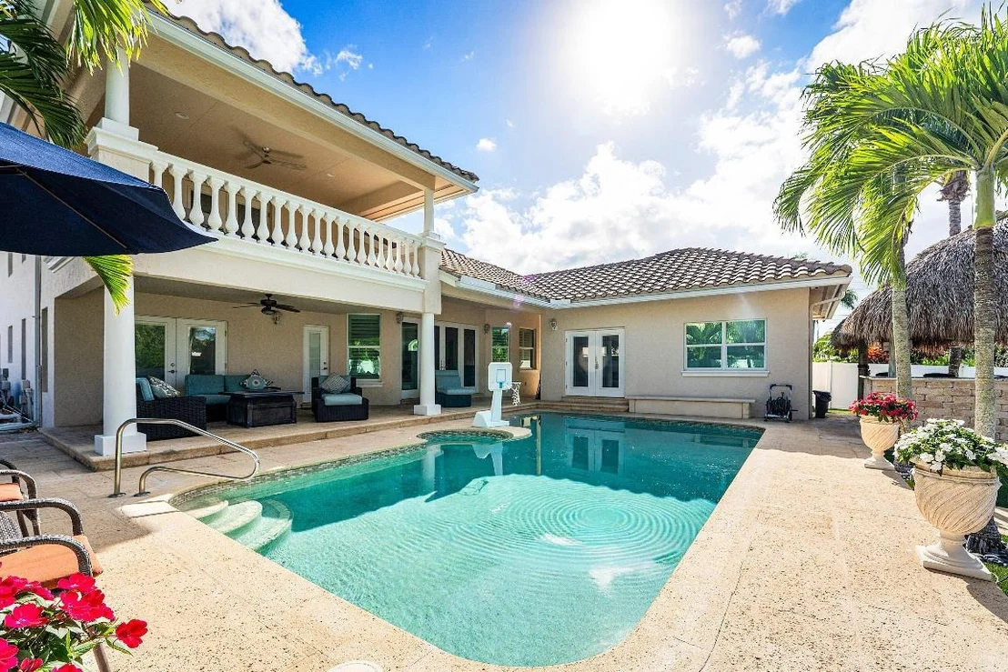 Photo of 906 Dolphin Drive