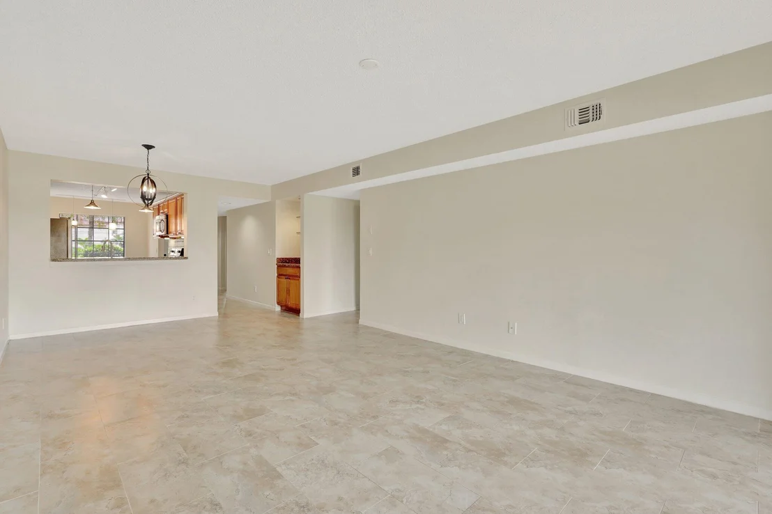 Photo of Unit C at 801 Pinecrest Circle