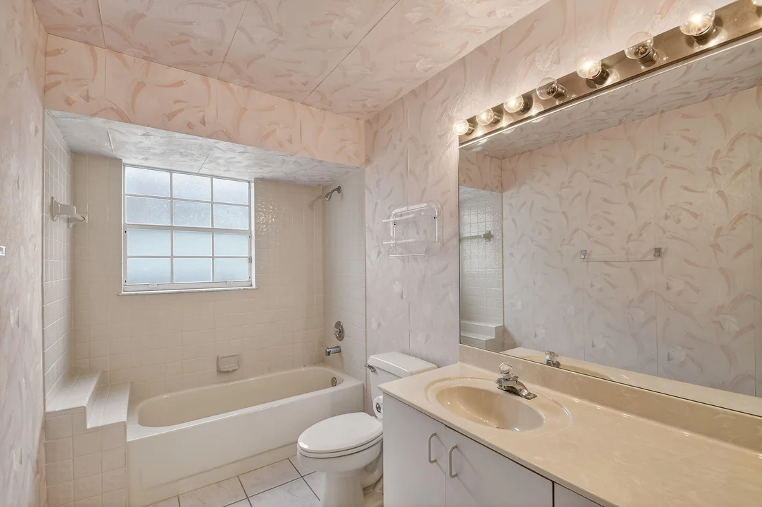 Photo of 6121 Bay Isles Drive