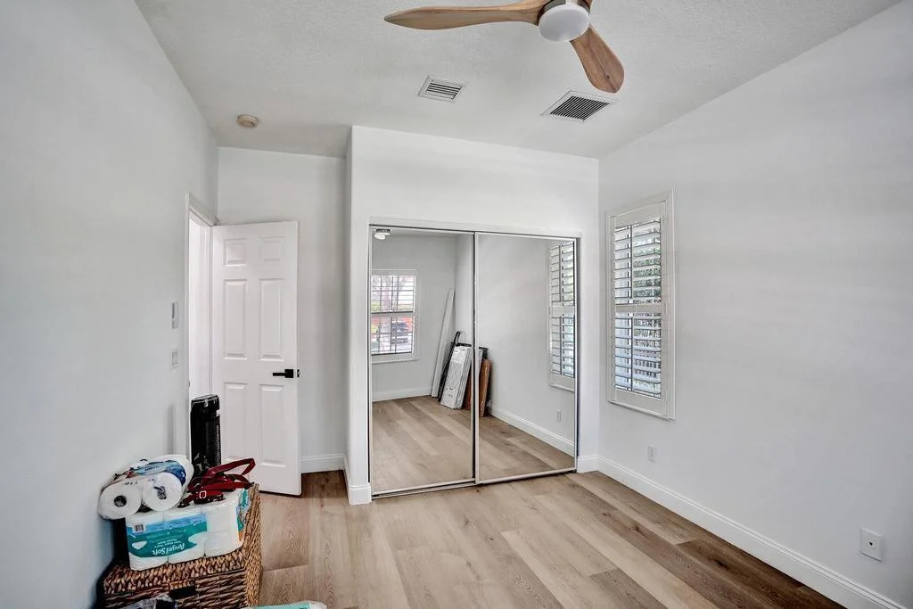 Photo of 1660 W Classical Boulevard