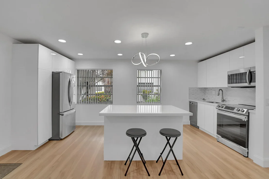Photo of 972 NORMANDY U