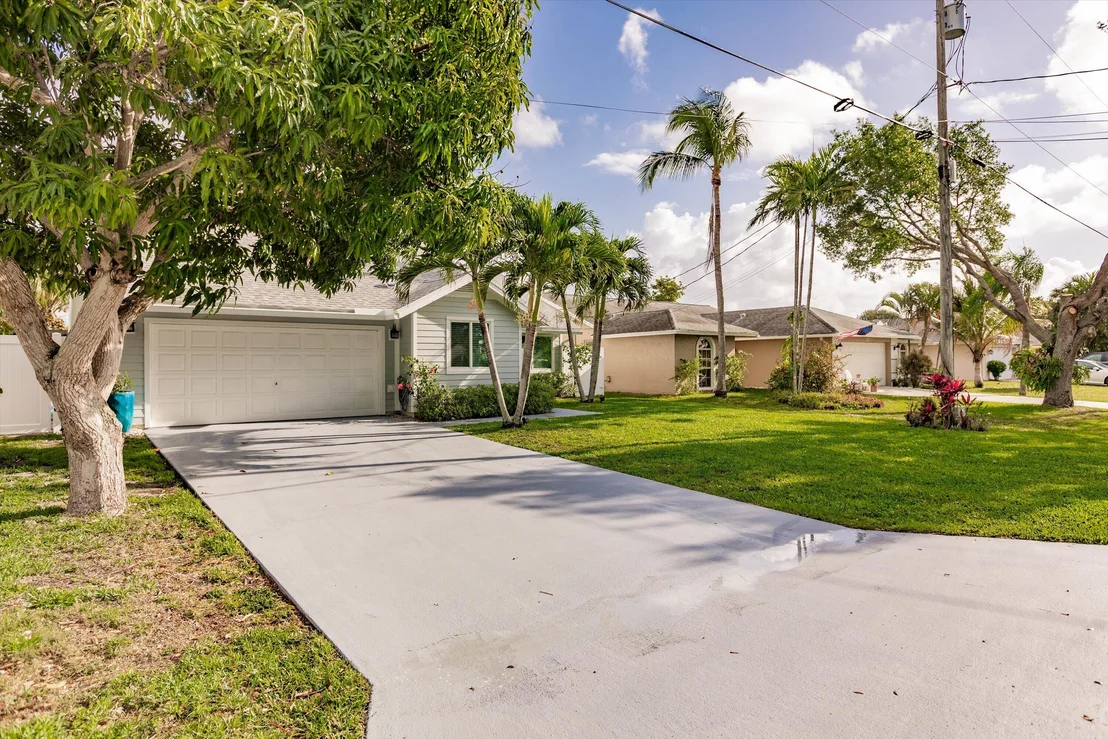 Photo of 6319 Garrett Street