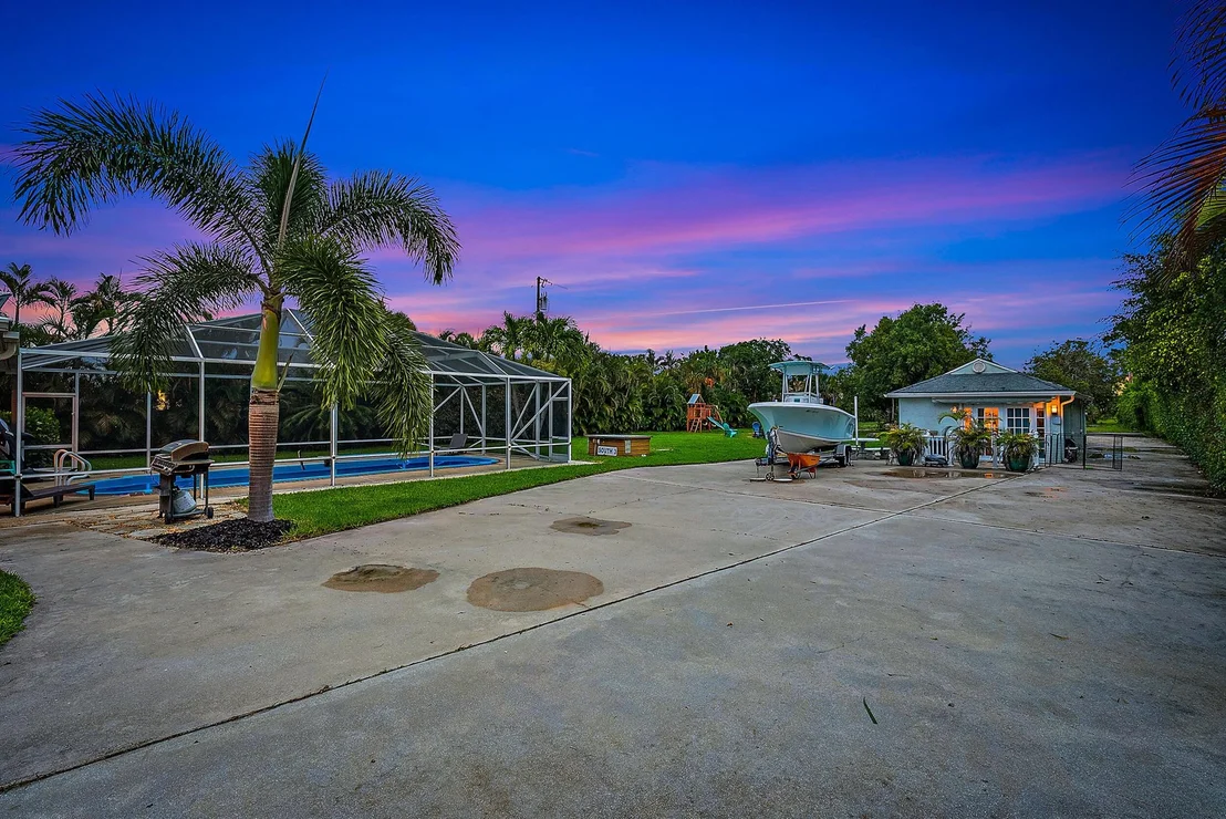 Photo of 5354 SE Horseshoe Point Road