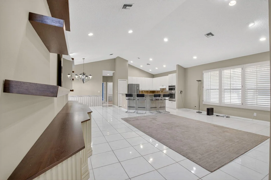 Photo of 7686 La Corniche Circle