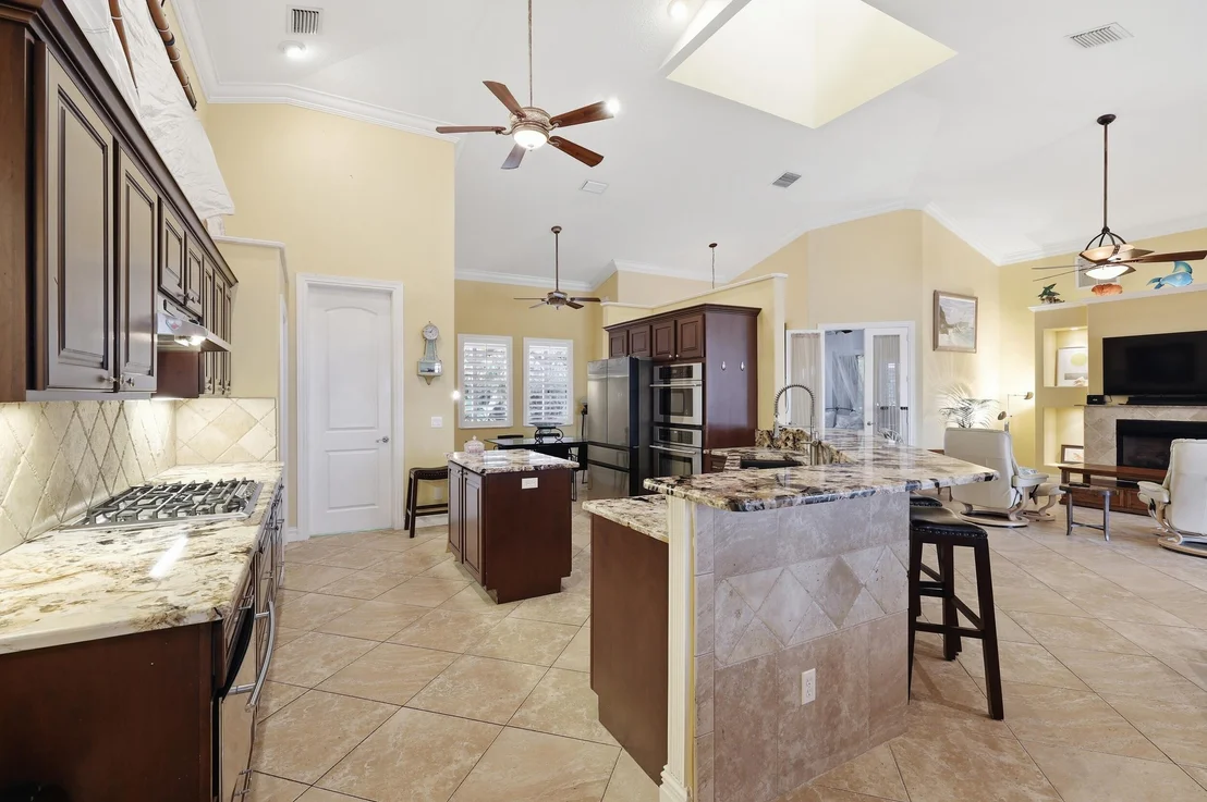 Photo of 2412 SE Saint Lucie Boulevard