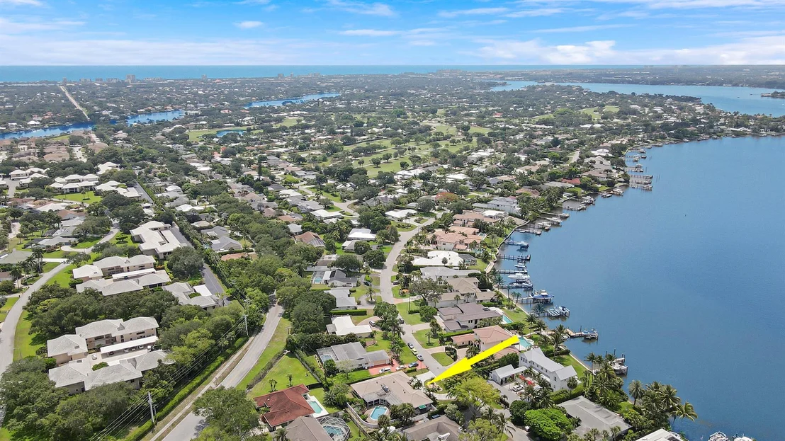 Photo of 316 River Drive