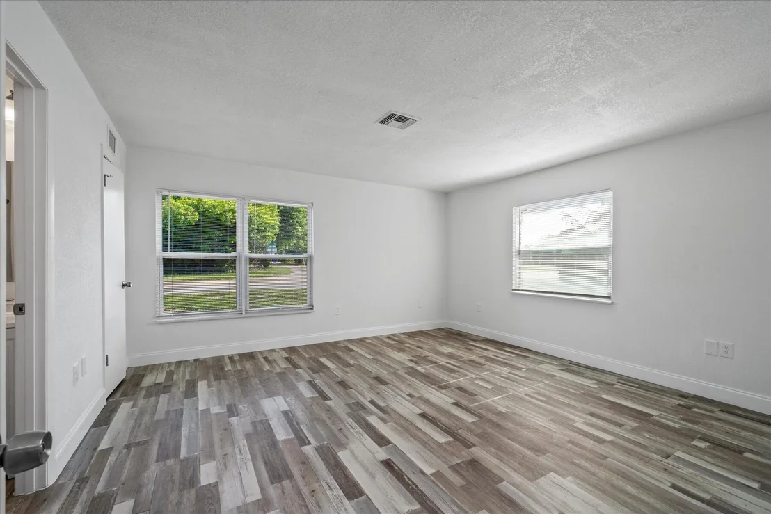 Photo of 825 2nd Street
