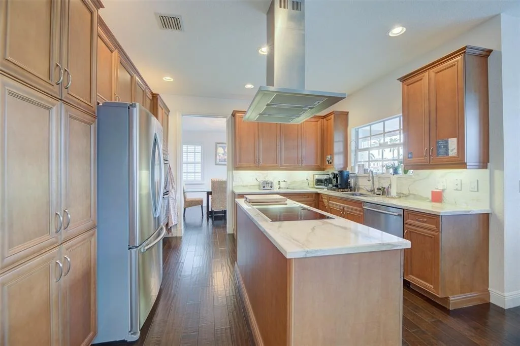 Photo of 4734 Lakeside Terrace