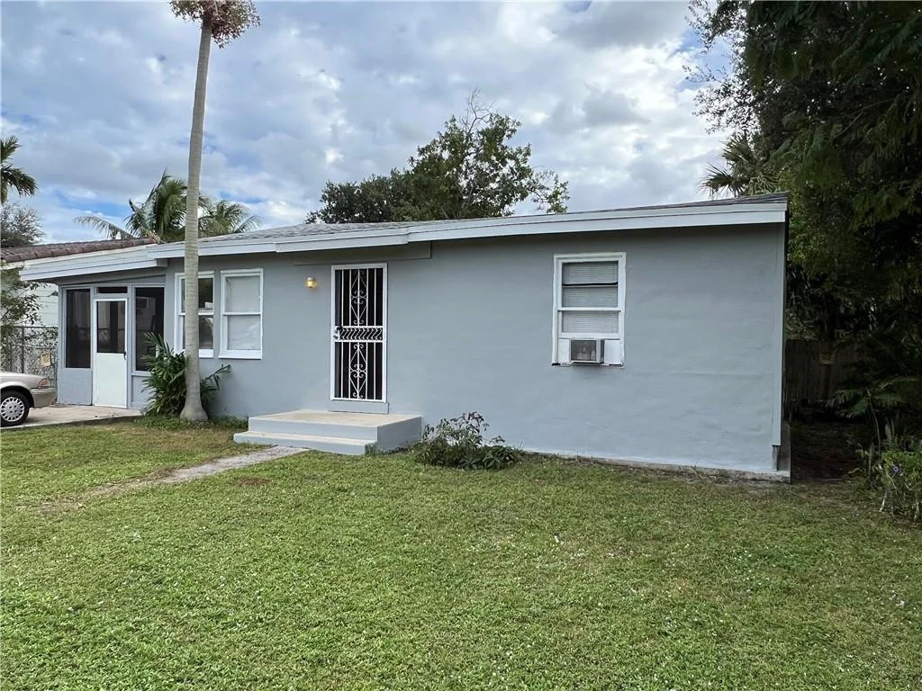 Photo of 263 SW 3 Terrace