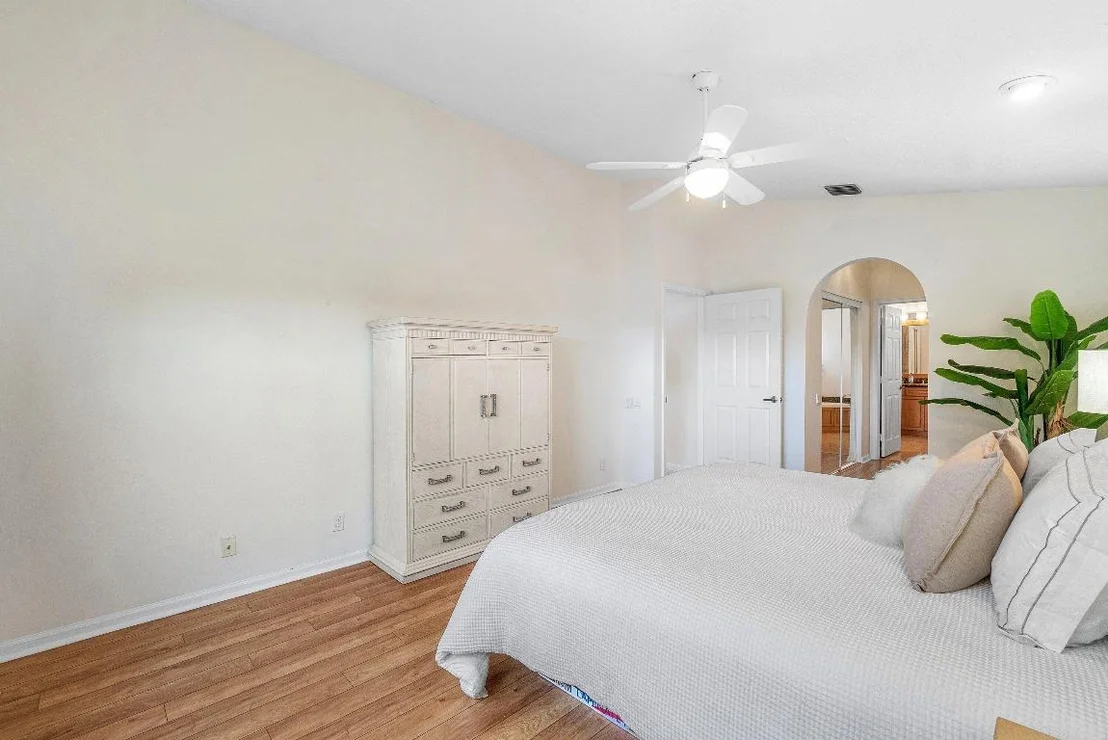 Photo of 6698 Sherbrook Drive