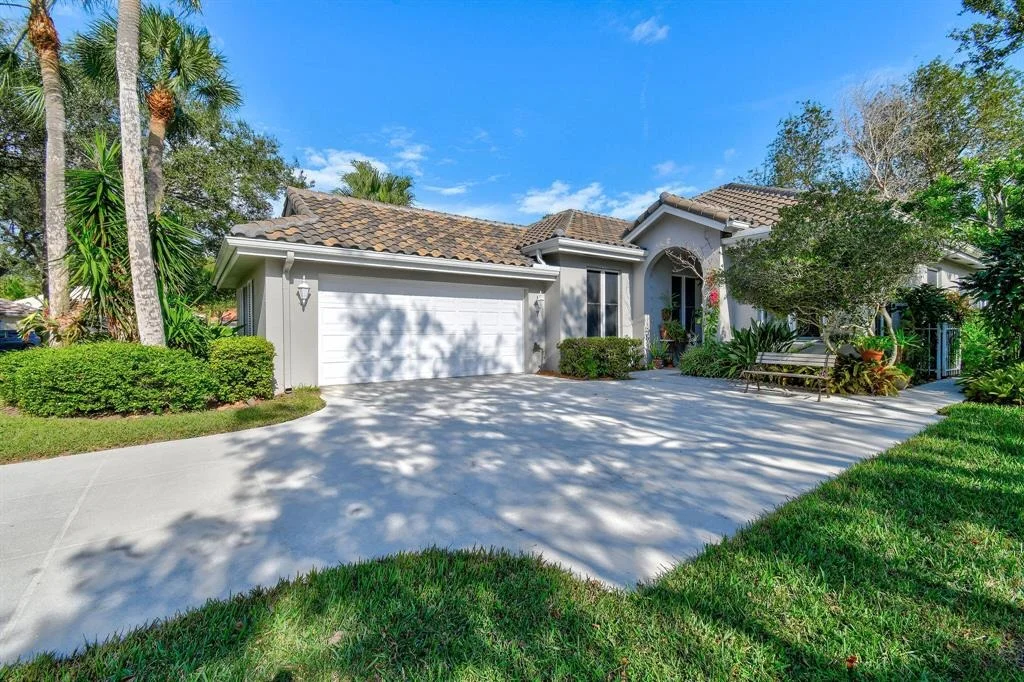 Photo of 187 S Hampton Drive