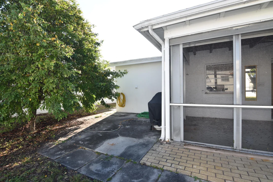 Photo of 2950 NW 1st Drive