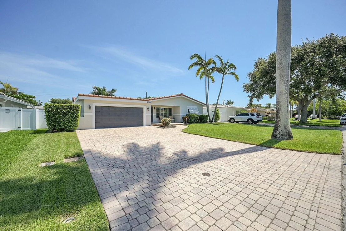 Photo of 2585 SE 6th Street