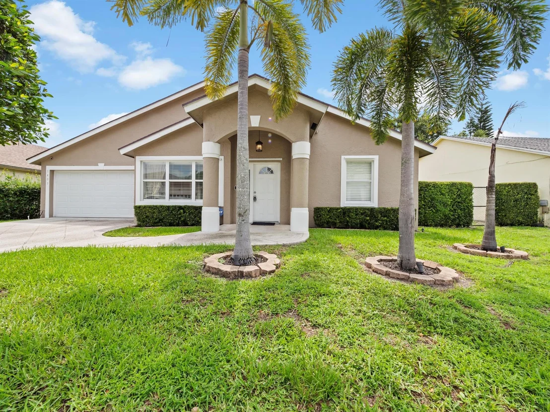 Photo of 1403 Fairway Circle