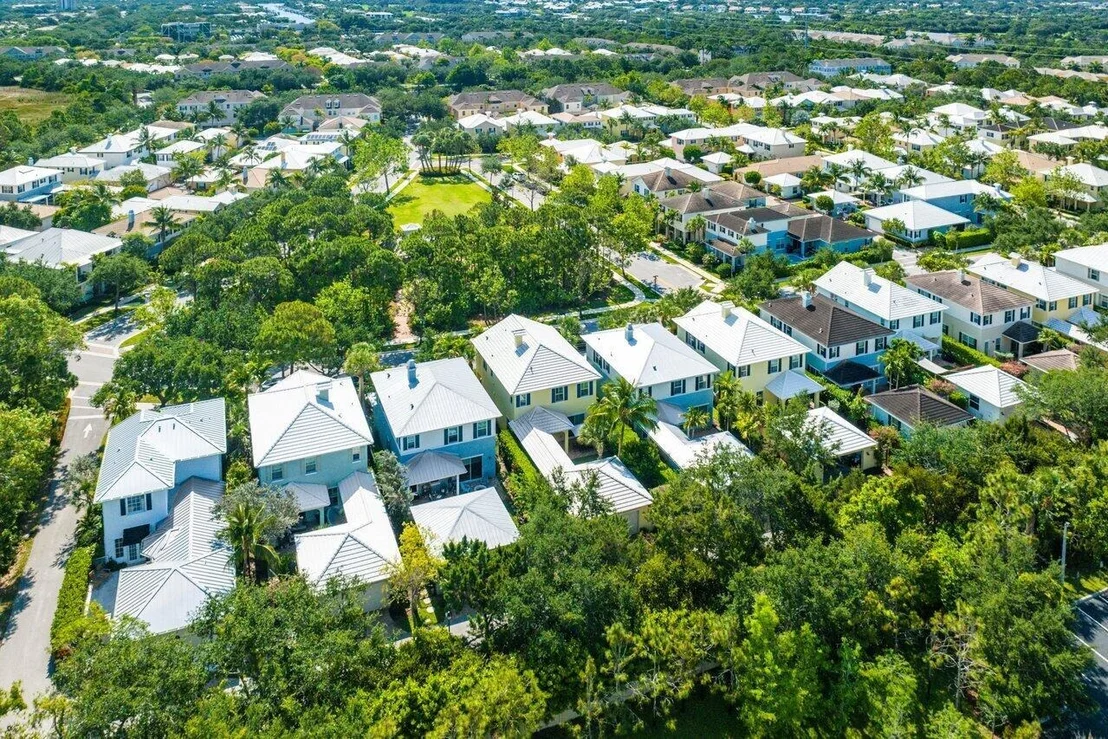 Photo of 124 W Bay Cedar Circle