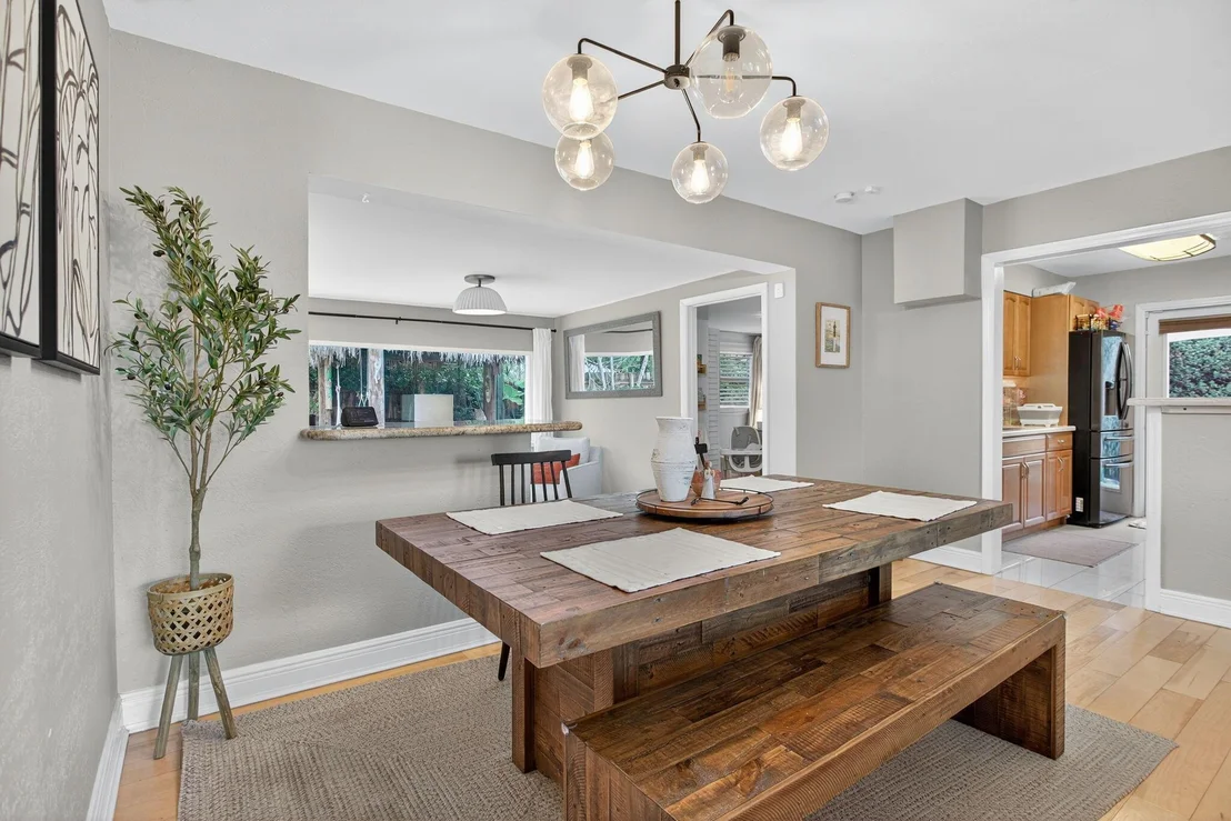 Photo of 1713 W River Drive
