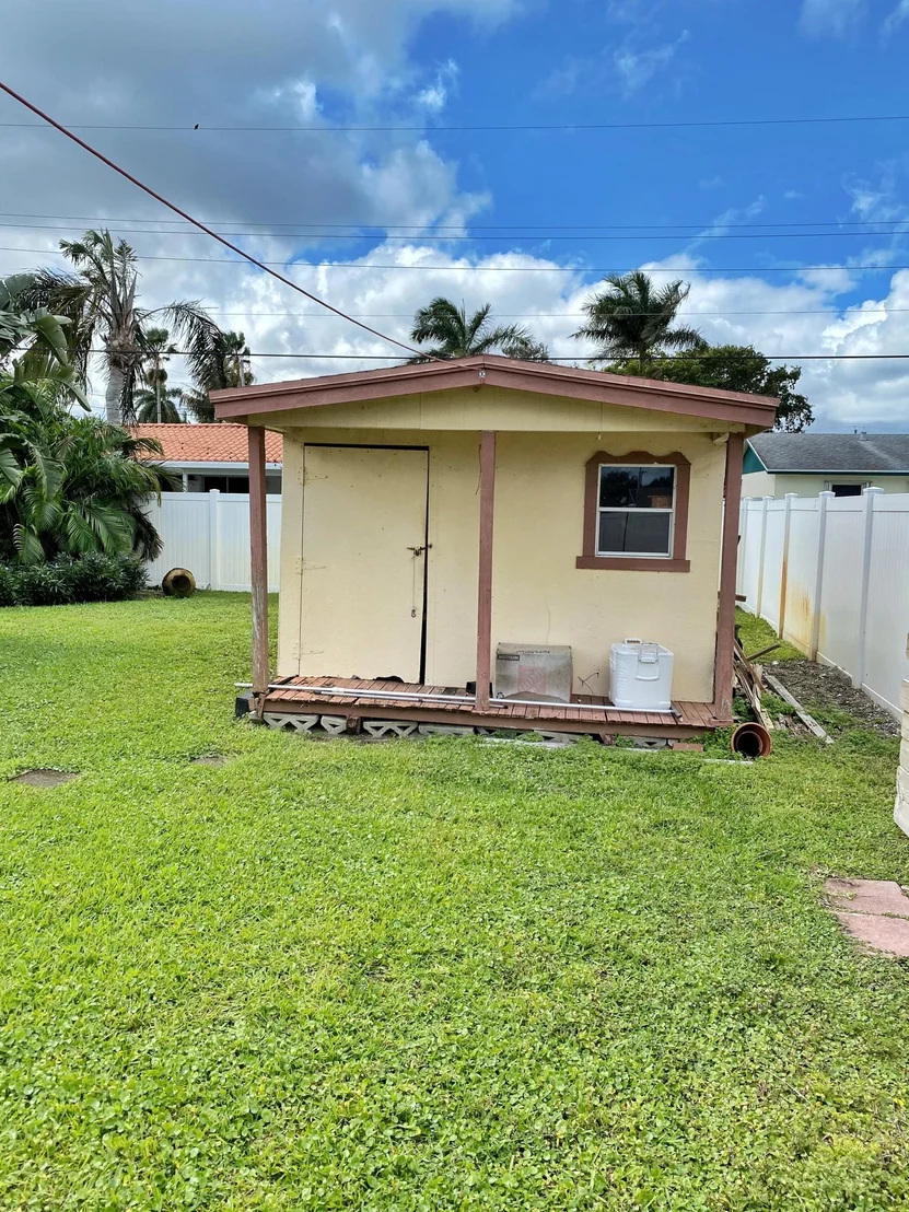 Photo of 421 Davis Road