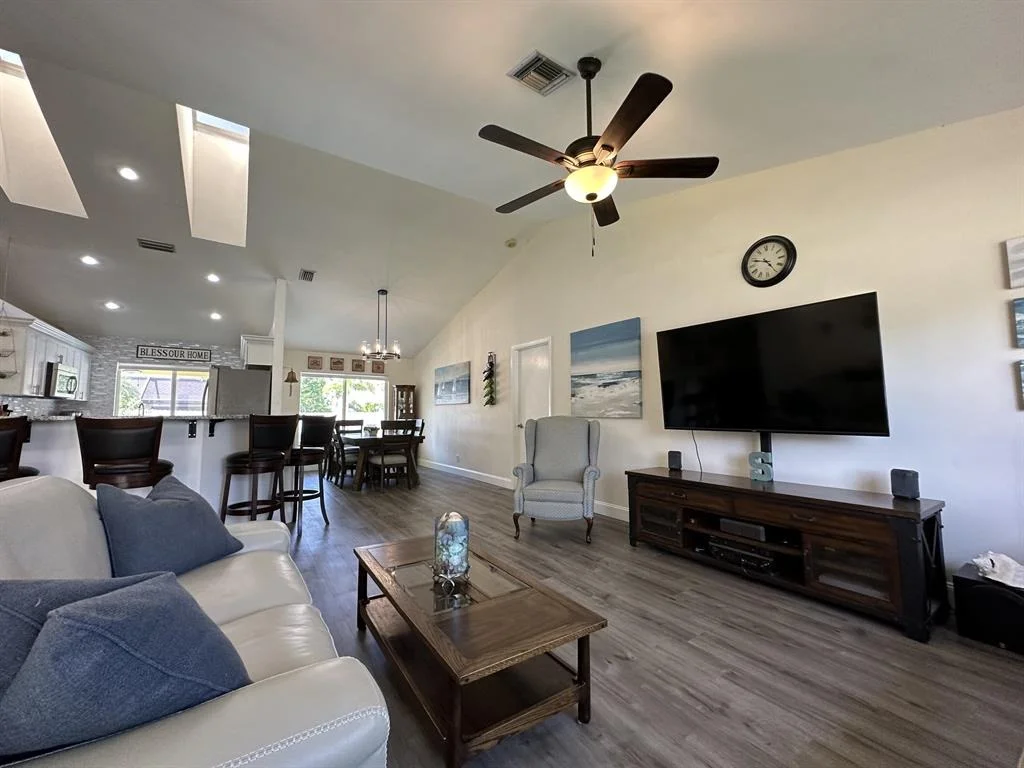 Photo of 455 Seneca Lane