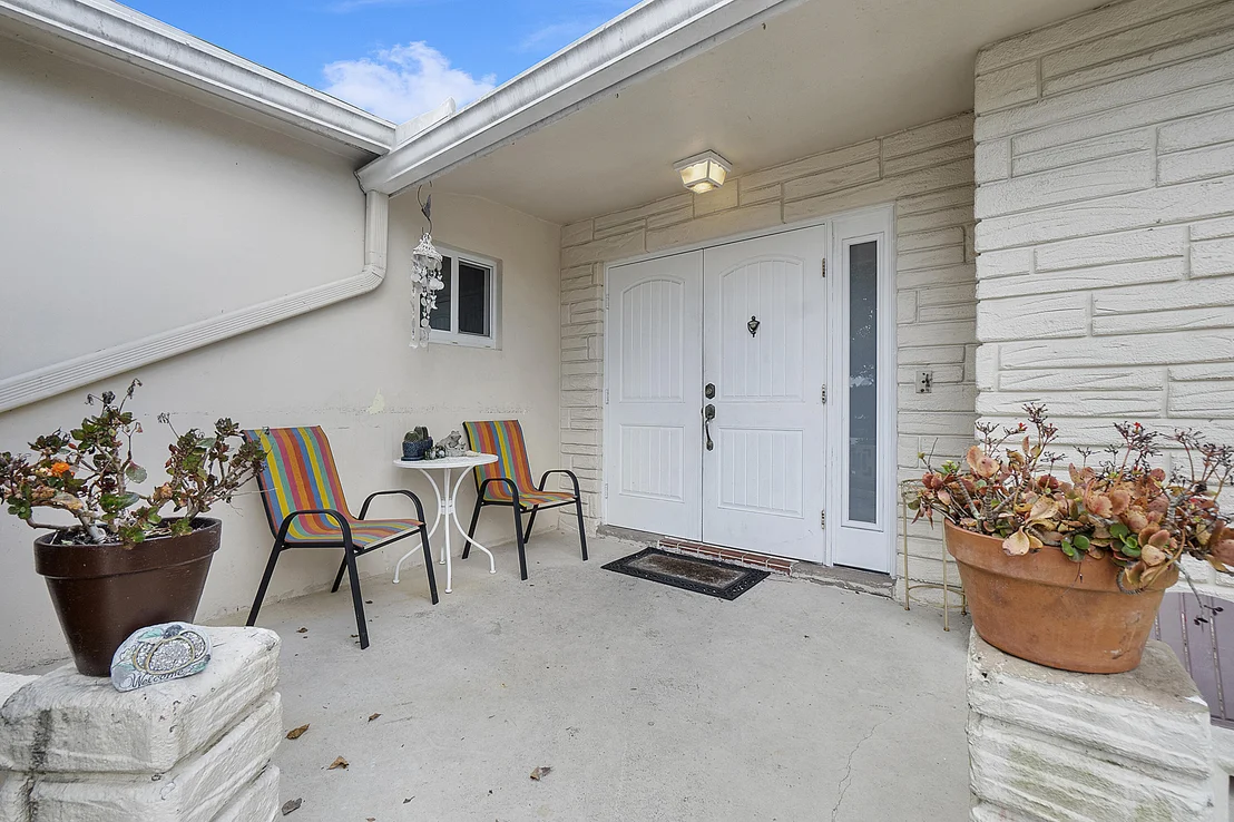 Photo of 6972 NW 8th Street