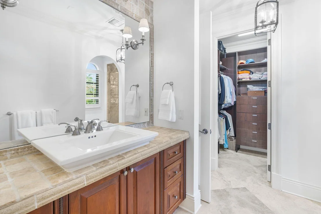 Photo of 224 Barton Avenue