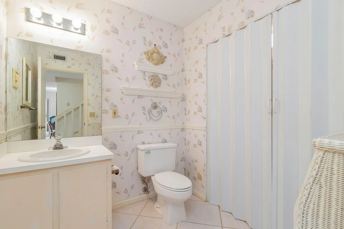 Photo of Unit 20D at 1420 Ocean Way