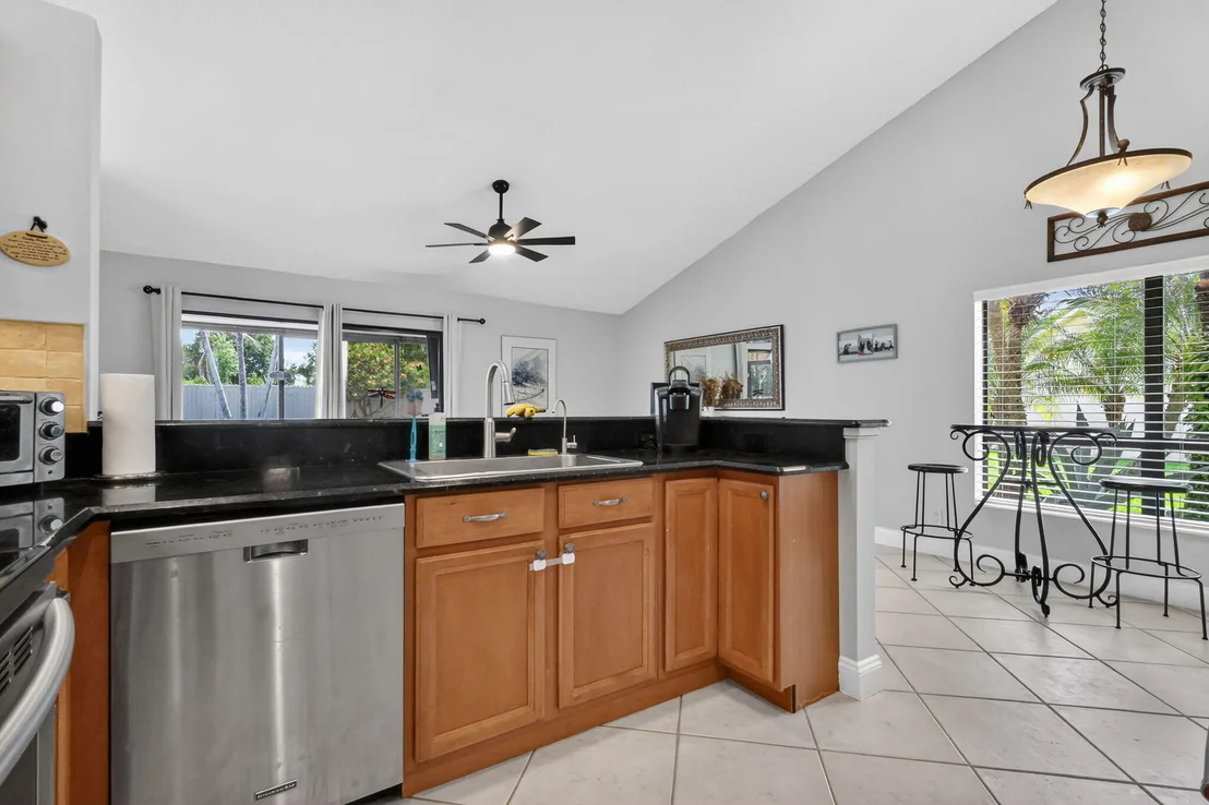 Photo of 5875 Sun Pointe Circle