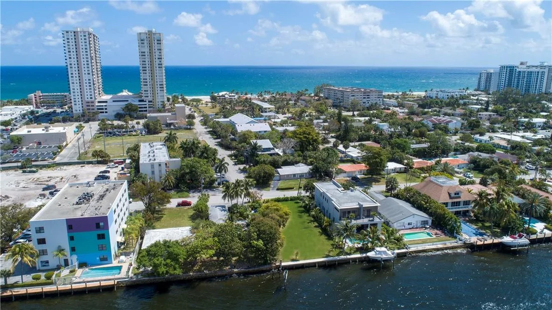 Photo of 201 S Riverside Drive