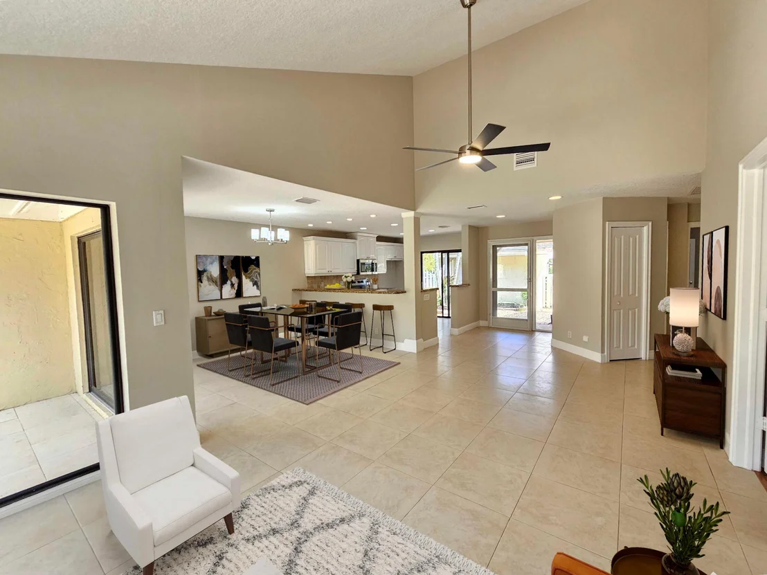 Photo of 17200 Fownes Crescent