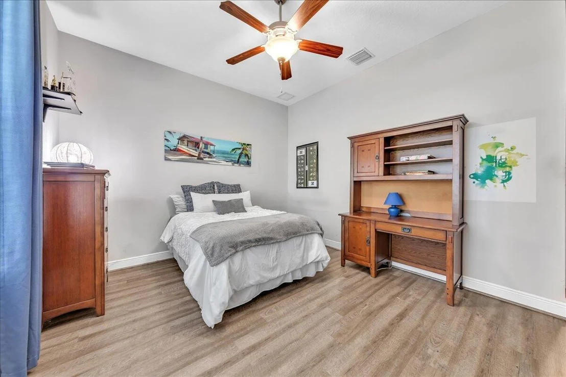 Photo of 378 Squire Drive