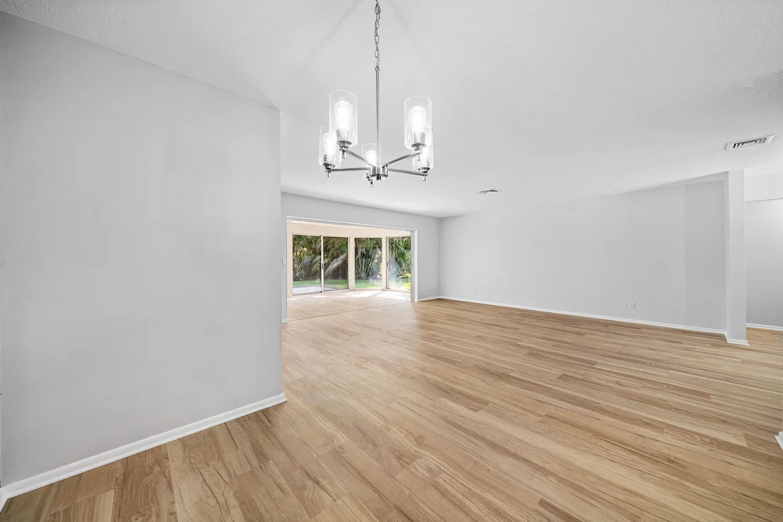 Photo of 433 Pine Villa Drive