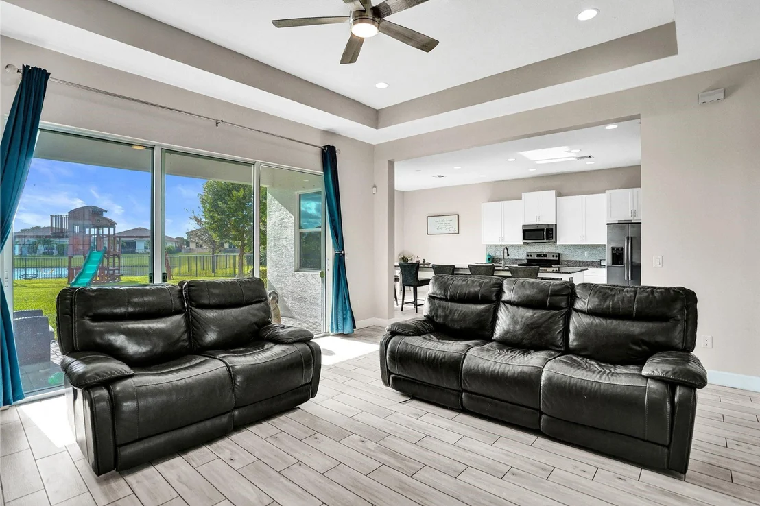 Photo of 5975 Kingfisher Boulevard