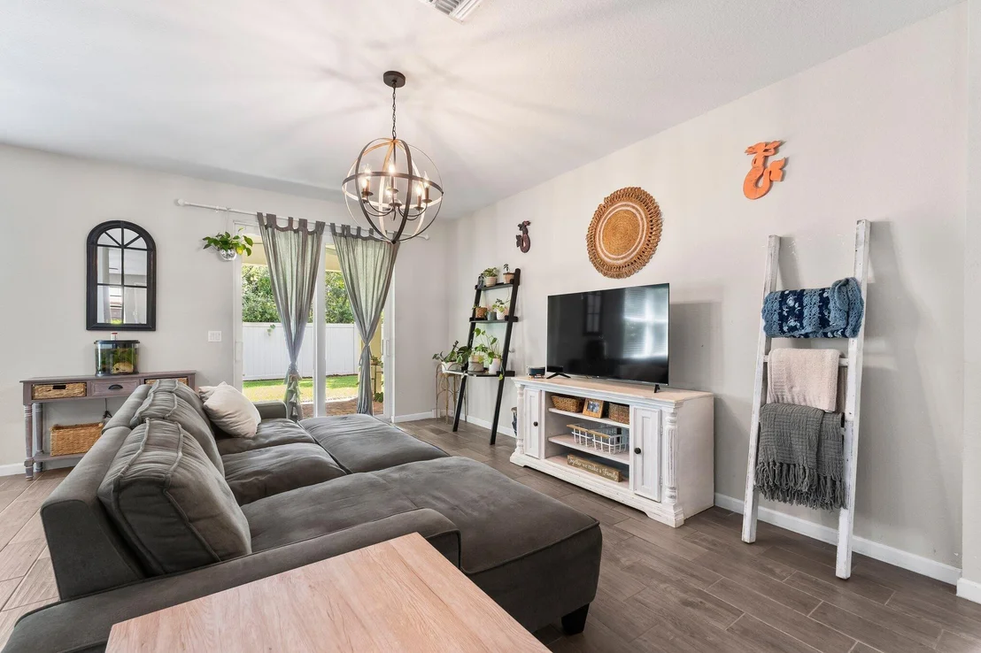 Photo of 7162 Limestone Cay Road
