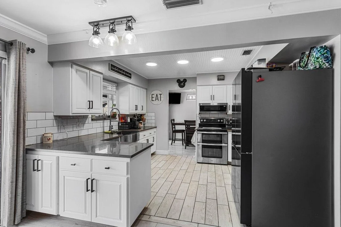 Photo of 7351 Canal Drive