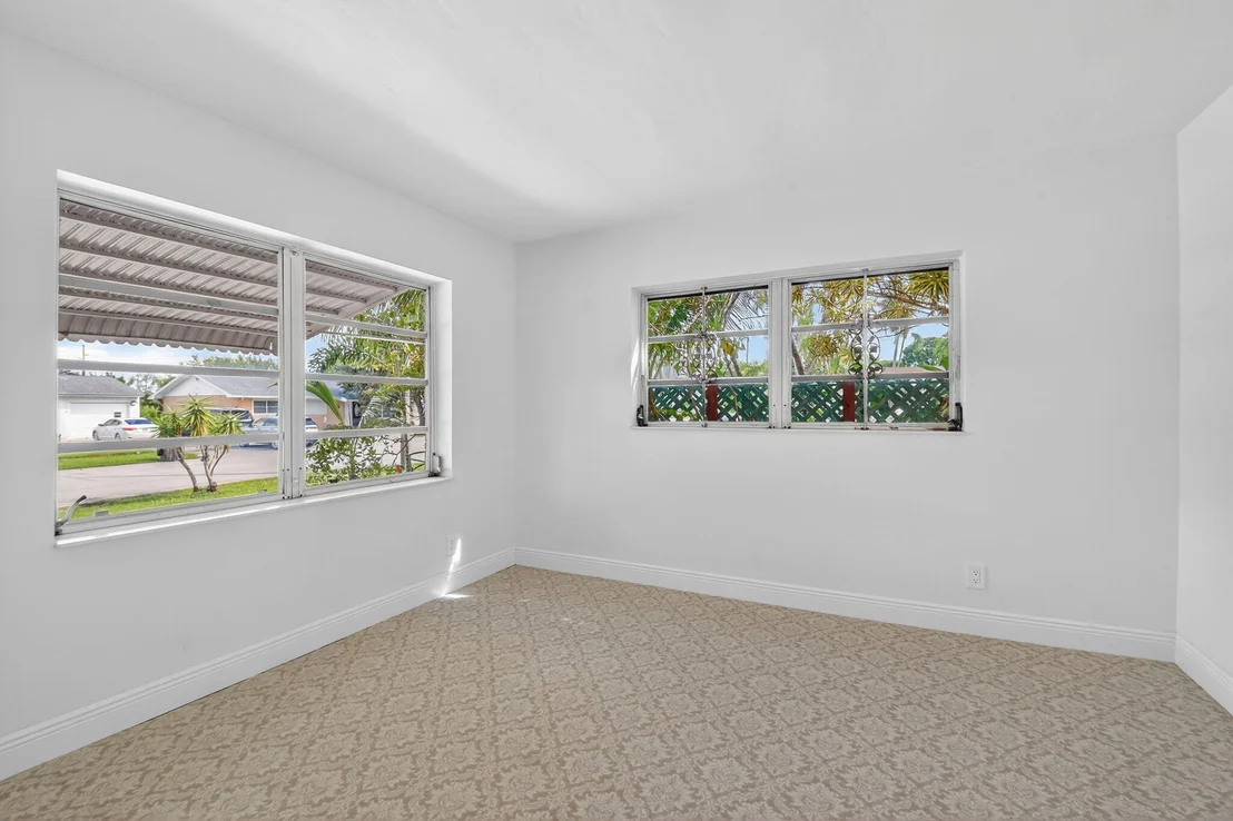 Photo of 702 Sunset Drive