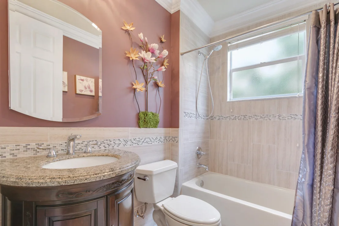 Photo of 533 Edgebrook Lane